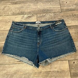 Abercrombie & Fitch NWT women's The 4" Mom Short Curve Love Size 37/24 High Rise